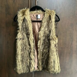 Fur vest size 6